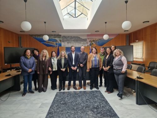 Έμφαση στην κοινωνική στήριξη και τη διμερή συνεργασία στη σημερινή συνάντηση εκπροσώπων της δημοτικής αρχής Χερσονήσου με εκπροσώπους της Ολλανδικής Πρεσβείας.