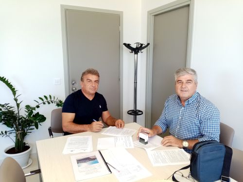 Υπογραφή σύμβασης για την 'κατασκευή εξωτερικών δικτύων ύδρευσης για τη σύνδεση των δεξαμενών της ΔΕΥΑ Χερσονήσου με το δίκτυο διανομής του φράγματος Αποσελέμη στις περιοχές Γούβες, Ανάληψη, Λιμένας Χερσονήσου.'