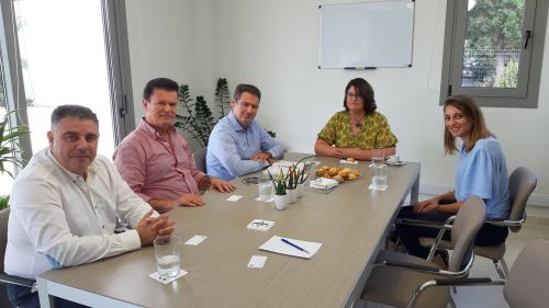 Συνάντηση με Πρόξενο Μεγάλης Βρετανίας Ελλάδας και Κύπρου, Κλαιρ Ντάγκλας
