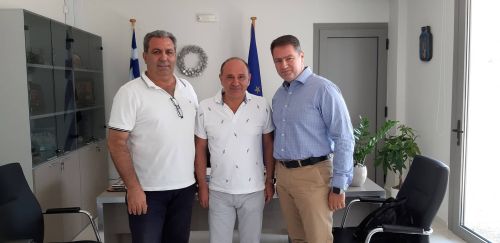Συνάντηση δημάρχου και προέδρου Δ.Σ. με πρόεδρο Ένωσης Ξενοδόχων ν. Ηρακλείου, Νίκο Χαλκιαδάκη